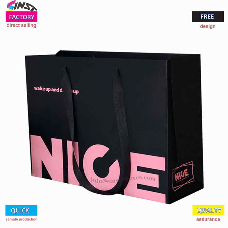 Papiertüte für Kleidung